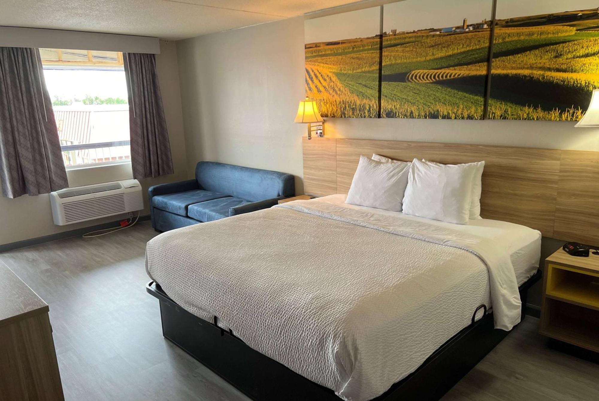 Days Inn By Wyndham Salina South Bagian luar foto