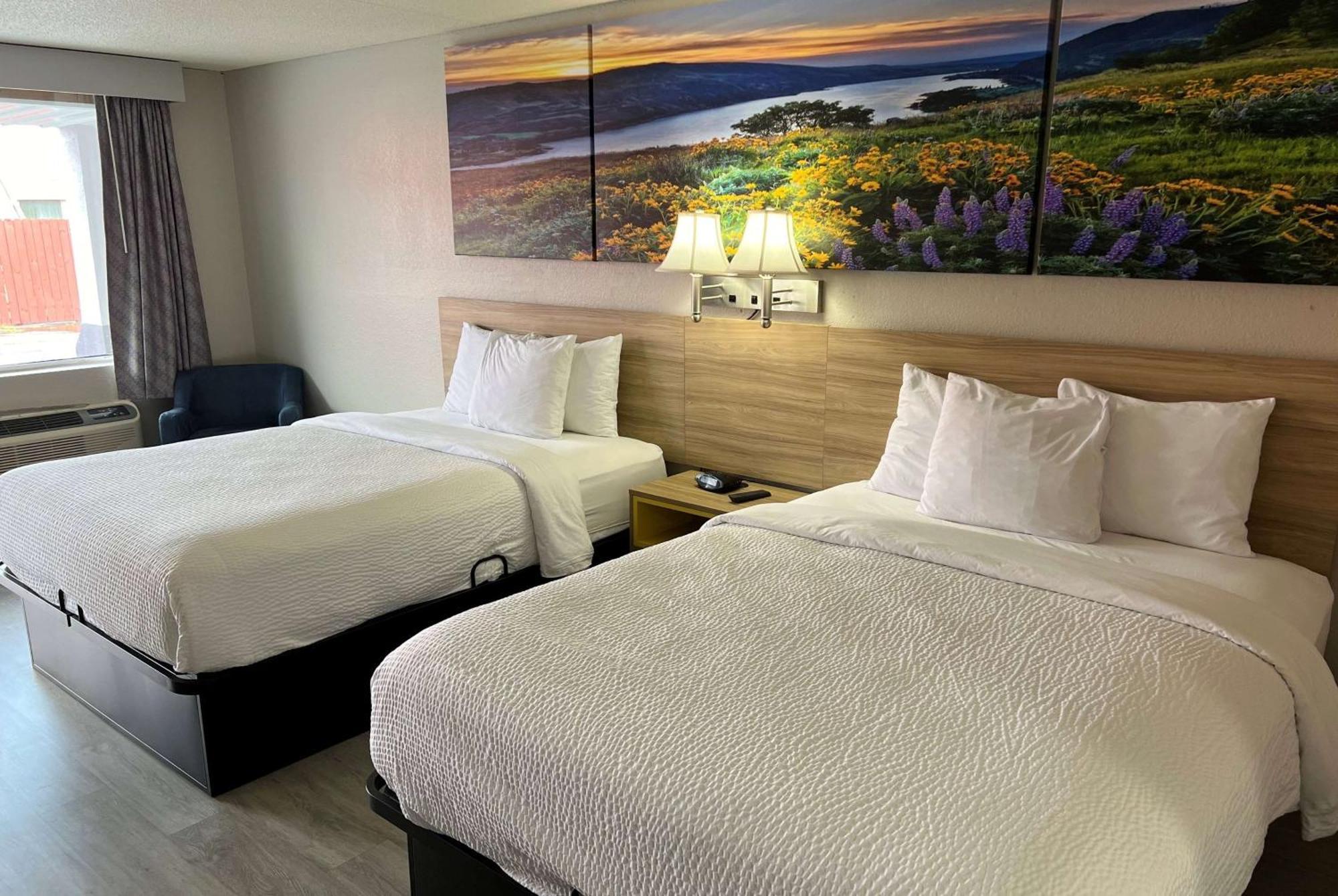 Days Inn By Wyndham Salina South Bagian luar foto